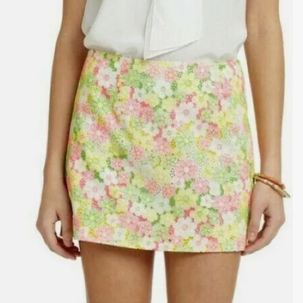 LILLY PULITZER FLORAL LACE MINI SKIRT SIZE 2 STYLE 48579W